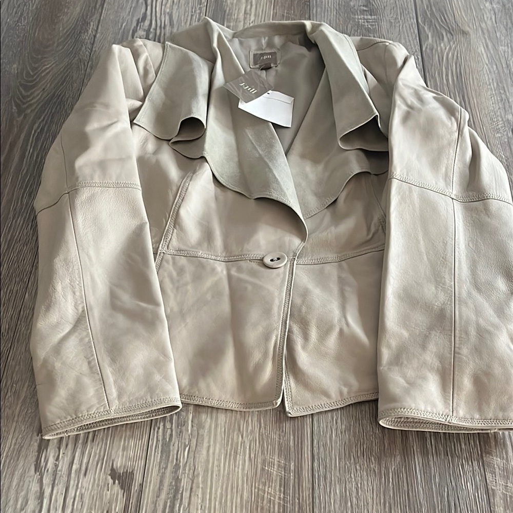 J Jill Cream Leather Blazer with Cropped Design and Wide Lapels